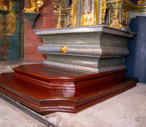 Zakończono prace konserwatorskie przy ołtarzu głównym w Kościele p.w. Wszystkich Świętych w Ptaszkowej