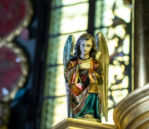 Zakończono prace konserwatorskie przy ołtarzu głównym w Kościele p.w. Wszystkich Świętych w Ptaszkowej