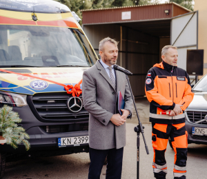 Do podstacji Sądeckiego Pogotowia Ratunkowego w Grybowie trafił nowoczesny ambulans.