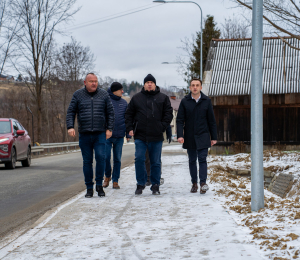 638 metrów bezpieczeństwa dla pieszych – nowy chodnik w Krużlowej Niżnej gotowy!