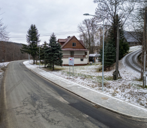 638 metrów bezpieczeństwa dla pieszych – nowy chodnik w Krużlowej Niżnej gotowy!