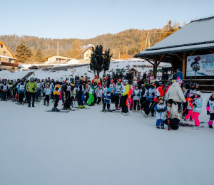 Ponad 220 zawodników i sportowe emocje – VII Gminne Zawody Narciarskie w Cieniawie