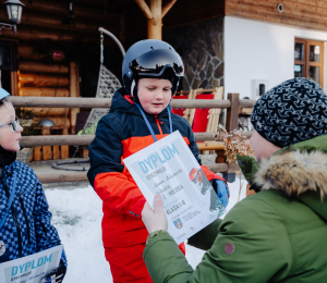 Ponad 220 zawodników i sportowe emocje – VII Gminne Zawody Narciarskie w Cieniawie