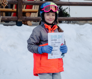 Ponad 220 zawodników i sportowe emocje – VII Gminne Zawody Narciarskie w Cieniawie