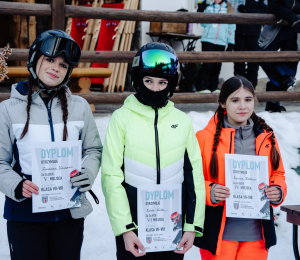 Ponad 220 zawodników i sportowe emocje – VII Gminne Zawody Narciarskie w Cieniawie