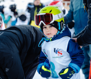 Ponad 220 zawodników i sportowe emocje – VII Gminne Zawody Narciarskie w Cieniawie