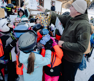 Ponad 220 zawodników i sportowe emocje – VII Gminne Zawody Narciarskie w Cieniawie