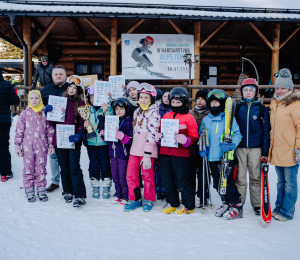 Ponad 220 zawodników i sportowe emocje – VII Gminne Zawody Narciarskie w Cieniawie