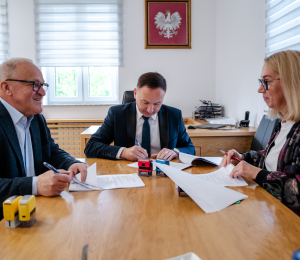 Blisko pół miliona złotych na następne drogi gminne w Wyskitnej i Siołkowej