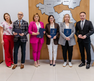 Wręczenie powierzenia stanowiska dyrektorom szkół