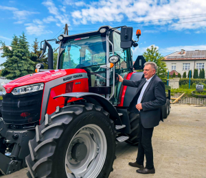 Dostawa ciągnika wraz z przyczepą w ramach projektu ,,Rozwój infrastruktury wodno – kanalizacyjnej na terenie Gminy Grybów etap I”