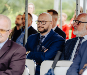 Uroczyste otwarcie boiska wielofunkcyjnego i placu zabaw przy Szkole Podstawowej w Cieniawie