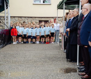 Uroczyste otwarcie boiska wielofunkcyjnego i placu zabaw przy Szkole Podstawowej w Cieniawie