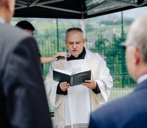 Uroczyste otwarcie boiska wielofunkcyjnego i placu zabaw przy Szkole Podstawowej w Cieniawie