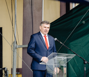 Uroczyste otwarcie boiska wielofunkcyjnego i placu zabaw przy Szkole Podstawowej w Cieniawie