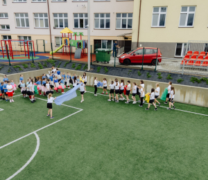 Uroczyste otwarcie boiska wielofunkcyjnego i placu zabaw przy Szkole Podstawowej w Cieniawie