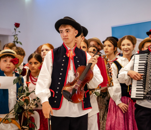 10 lat Dziecięco-Młodzieżowego Zespołu Regionalnego „Pogórzańskie Dzieci” z Kąclowej