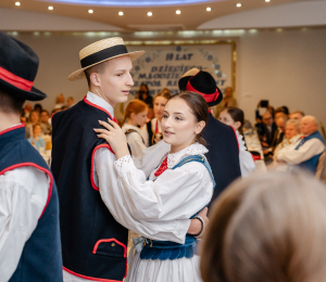 10 lat Dziecięco-Młodzieżowego Zespołu Regionalnego „Pogórzańskie Dzieci” z Kąclowej