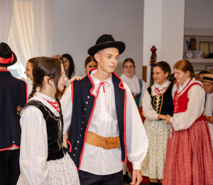 10 lat Dziecięco-Młodzieżowego Zespołu Regionalnego „Pogórzańskie Dzieci” z Kąclowej