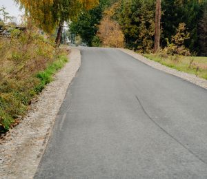 Blisko 640 tys. zł na modernizację dróg w Polnej i Stróżach – prace zakończone
